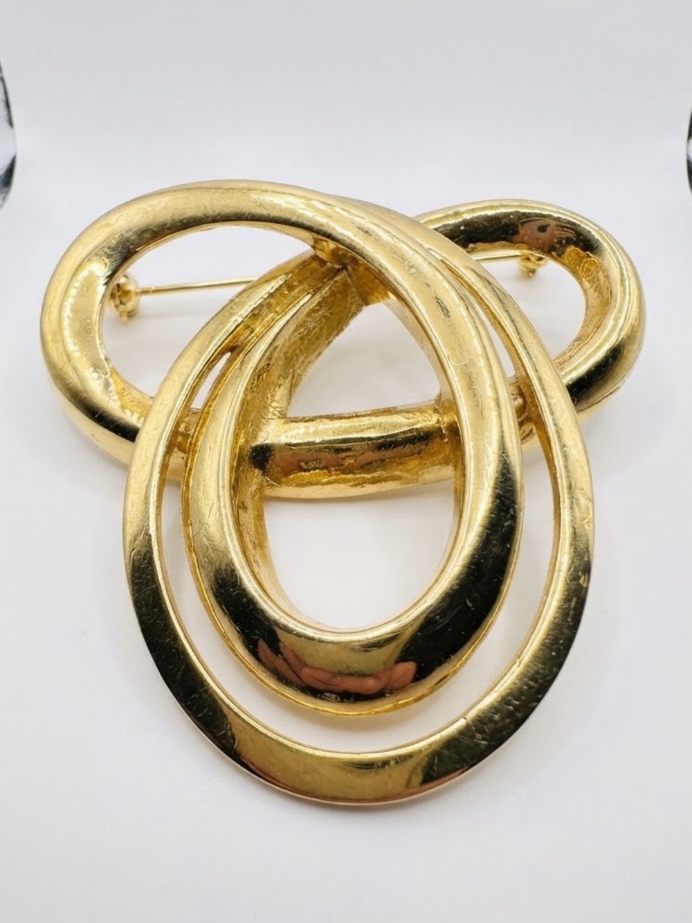 Vintage Butler Gold Tone Textured & Polished Abstract Loops Brooch Pin⁠